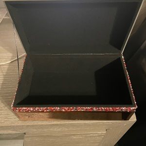 Glass jewelry box